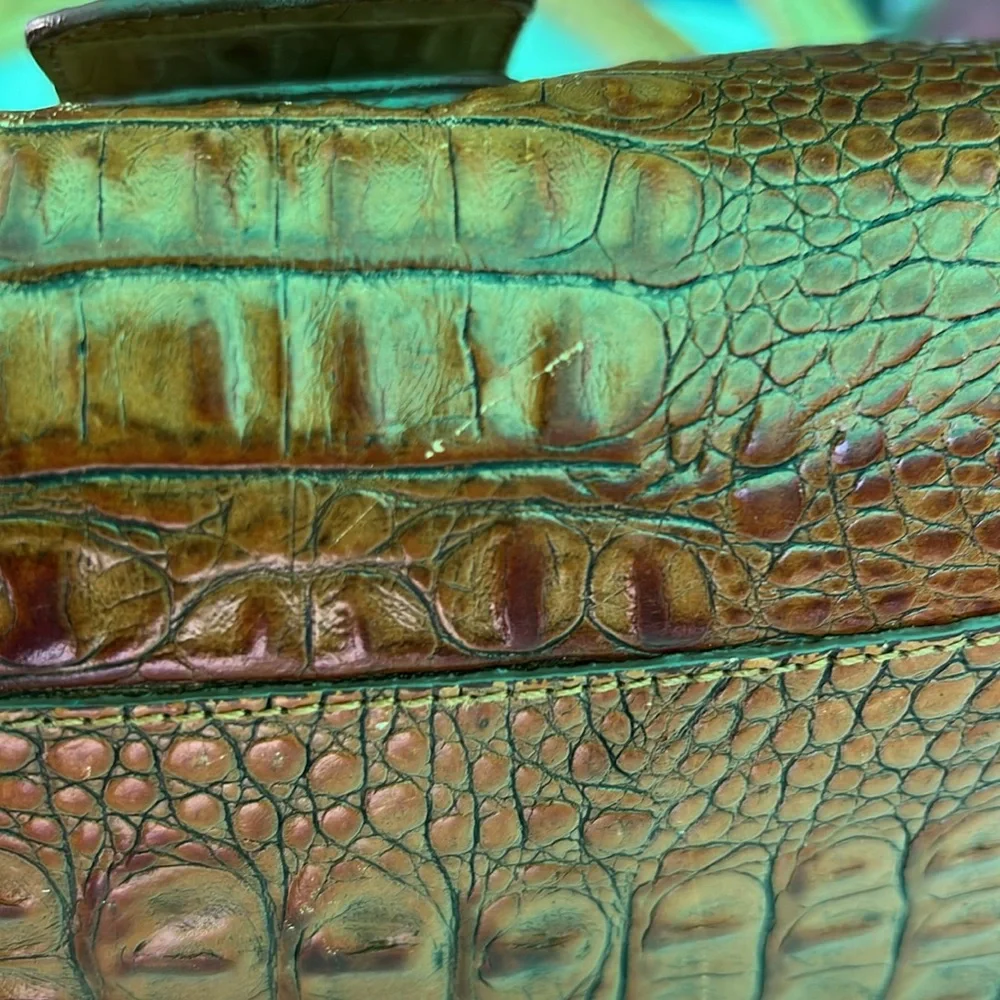 Vintage Brahmin toasted almond /cream Sophie bag. leather, alligator ๐ print. - Picture 11 of 12